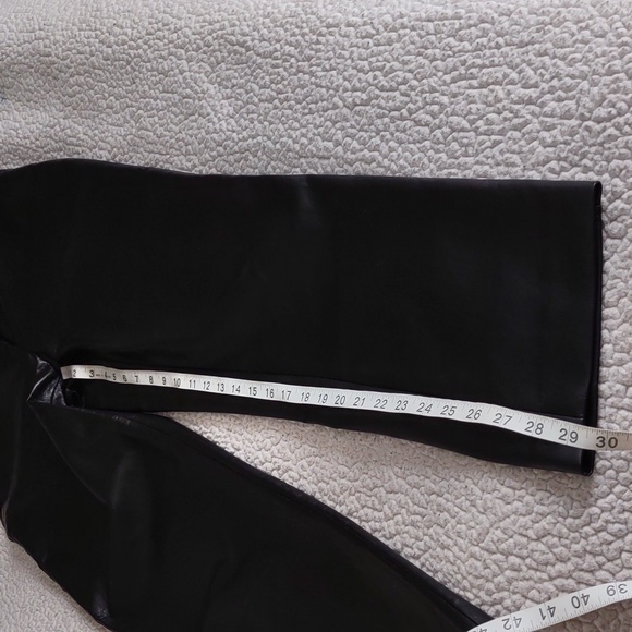 Babaton Aritzia Size 8 Command Crop Pants - Picture 9 of 16